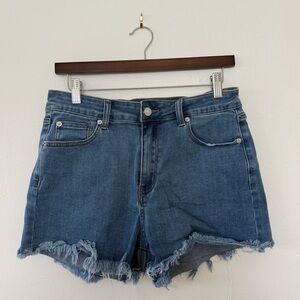 Pink Lily Medium Wash Frayed Hem Denim Shorts - Size 29
